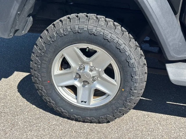 Used 2020 Black Jeep Sport image 12