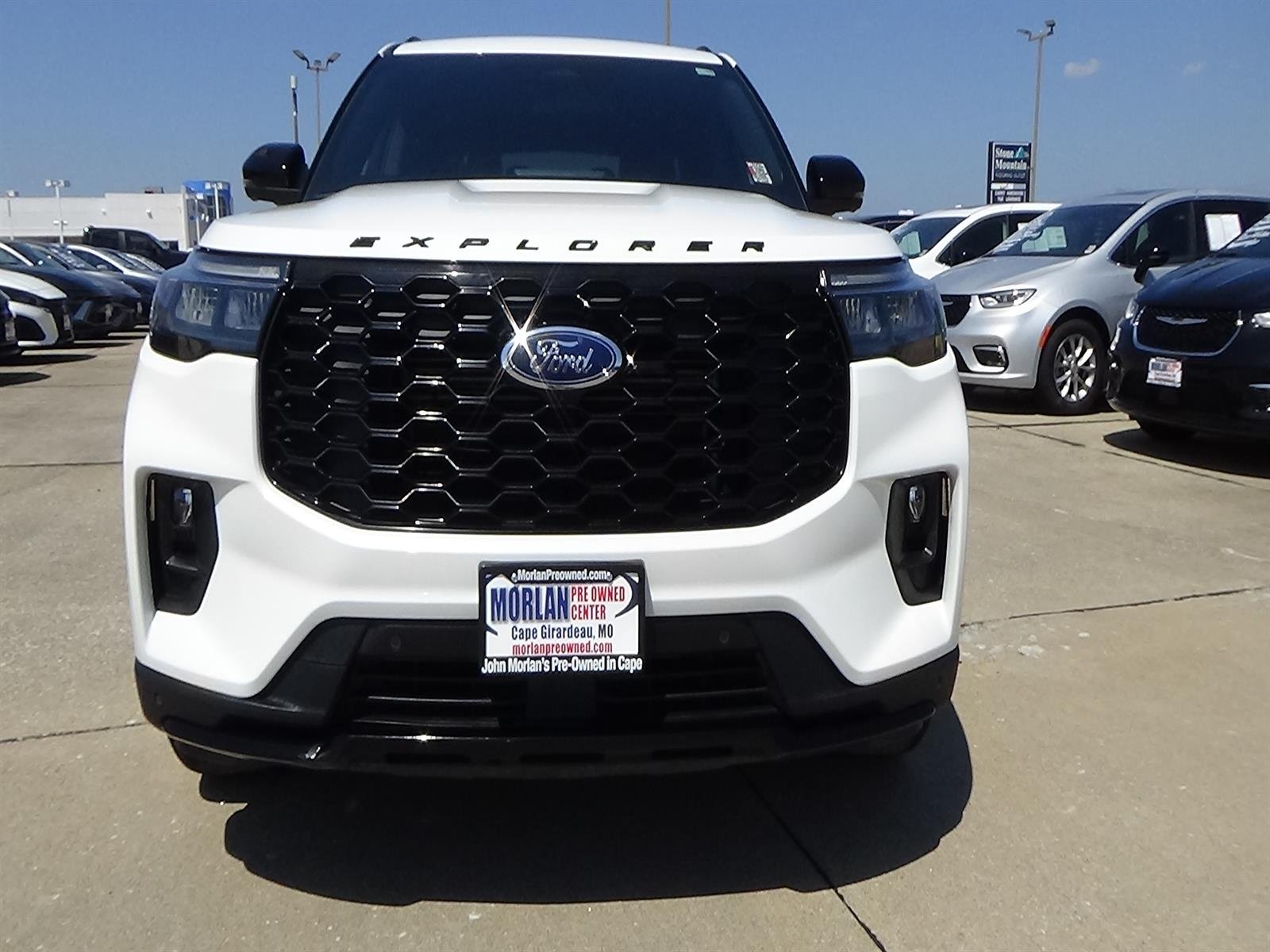 Used 2025 Star White Metallic Tri-Coat (az) Ford ST-Line image 3