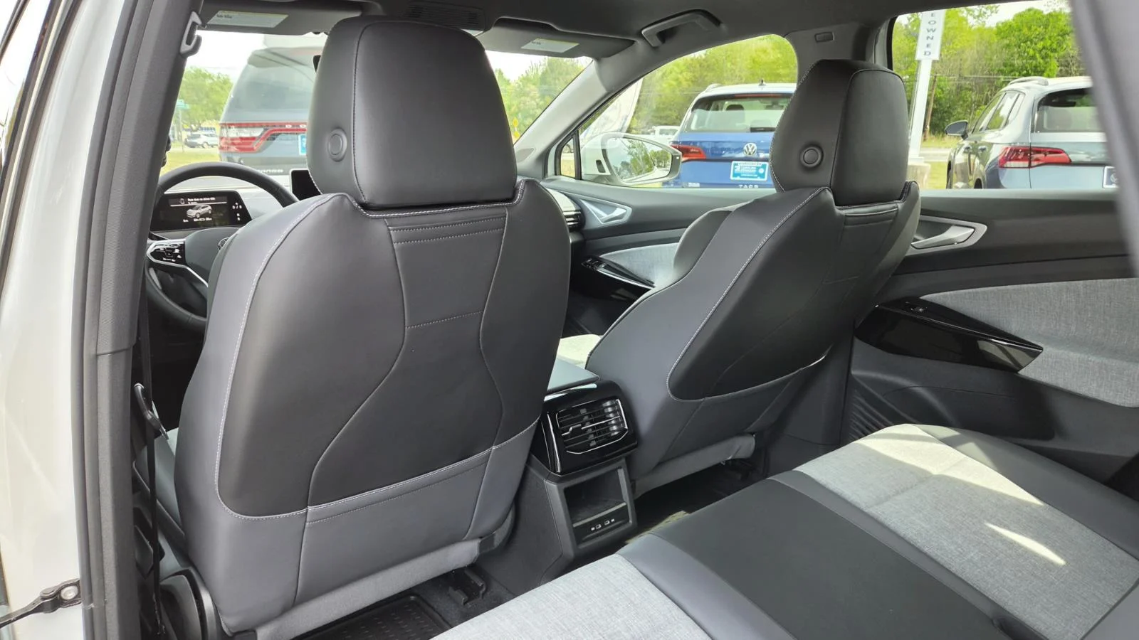New 2026 Opal White Pearl Volkswagen Pro image 40
