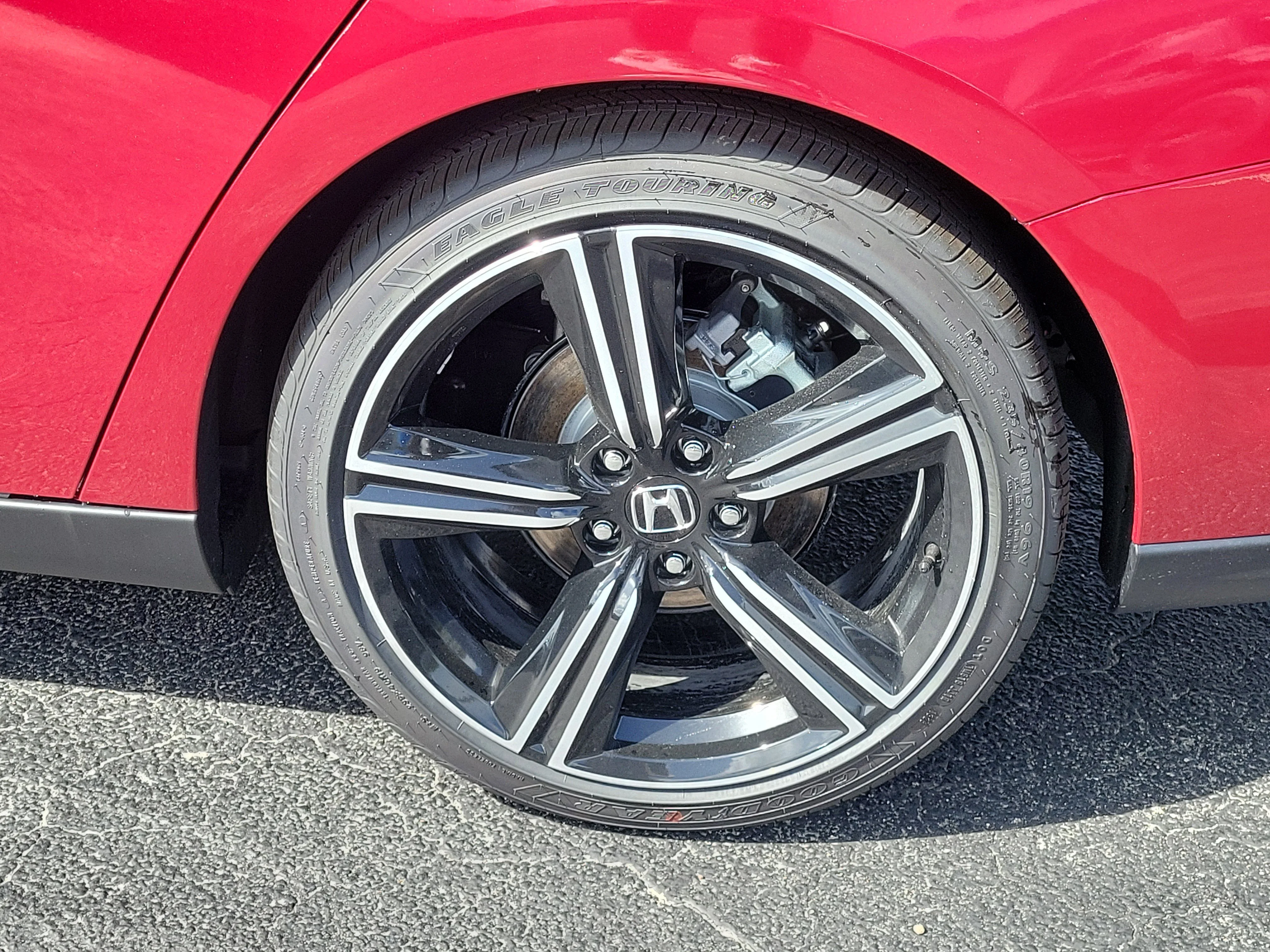 New 2026 Radiant Red Metallic Honda SE image 4