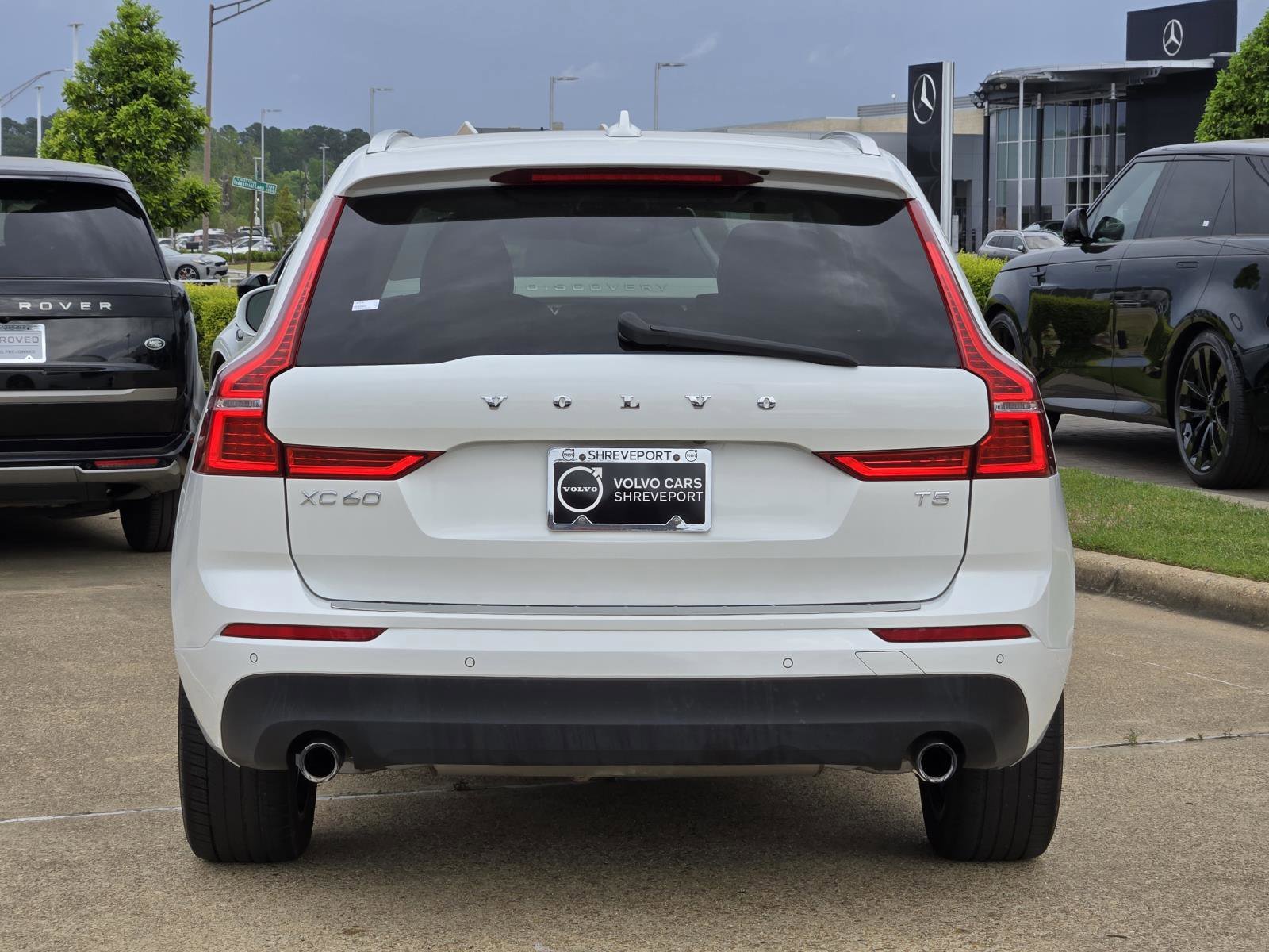 Used 2020 Crystal White Volvo Momentum image 5