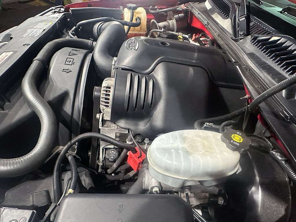 Used 2004 Victory Red Chevrolet NA image 27