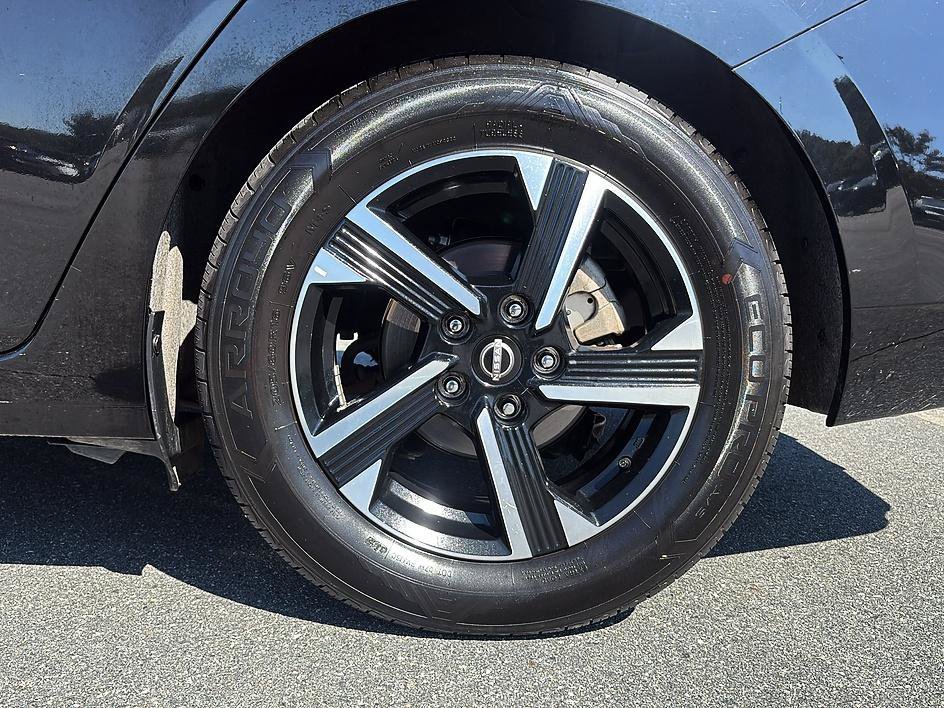 Used 2025 Super Black Nissan SV image 10