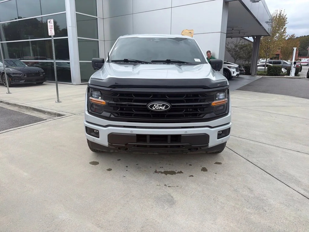 Certified Used 2024 Avalanche Ford XLT image 3