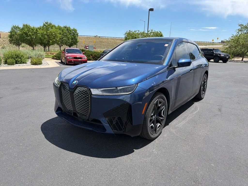 2024 BMW iX xDrive50's photo