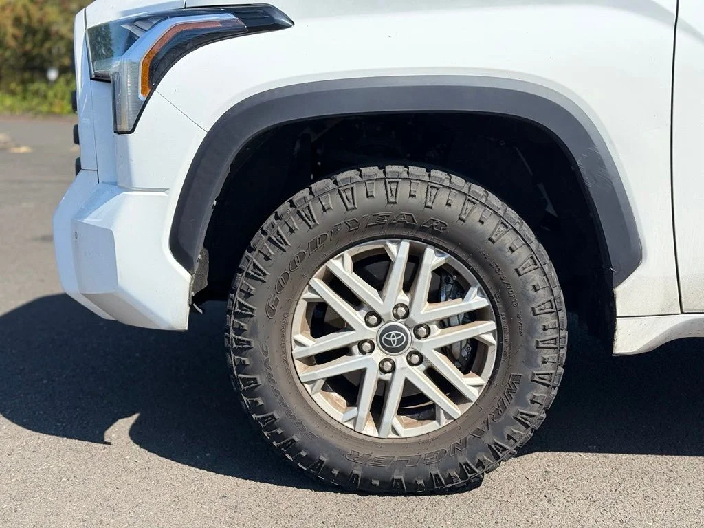 Used 2023 White Toyota SR5 image 9
