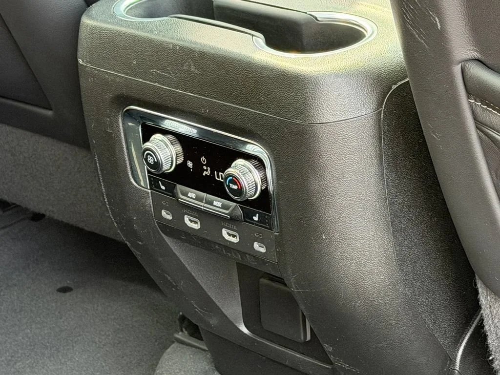 2023 GMC Yukon Denali Ultimate - Photo 20