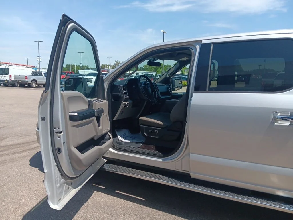 Used 2016 Ingot Silver Metallic Ford XLT image 12
