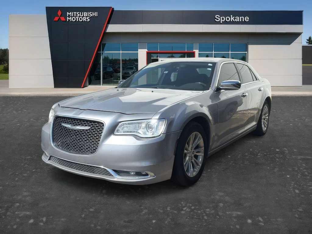 Used 2016 Billet Silver Metallic Clearcoat Chrysler 300C image 3