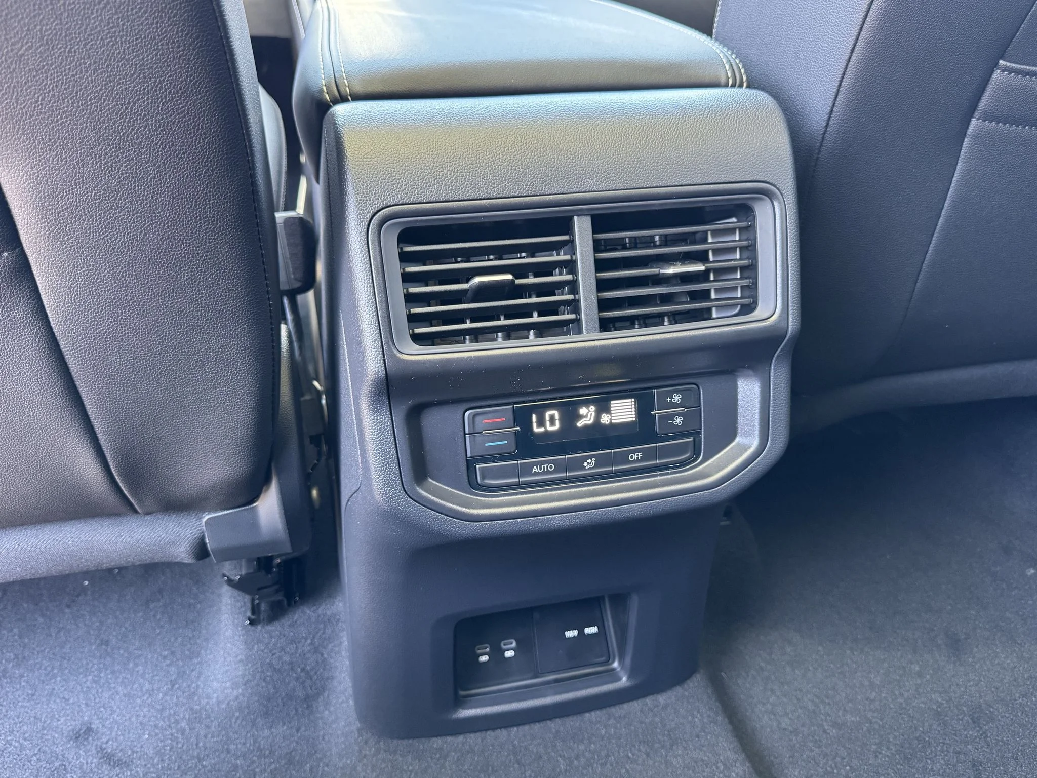 New 2026 Deep Black Pearl Volkswagen 2.0T SE w/Technology image 28