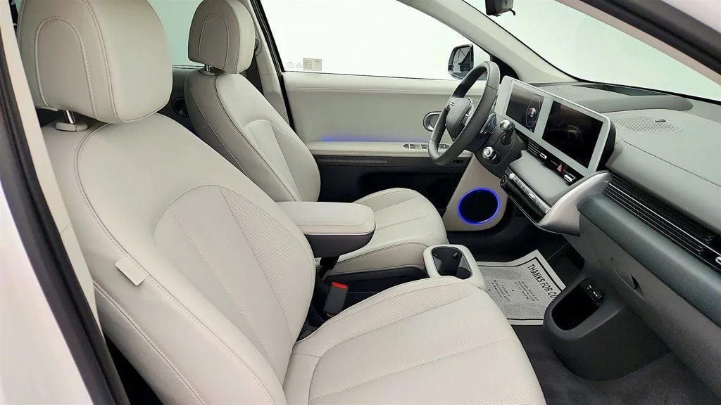 Used 2024 Atlas White Hyundai Limited AWD image 22