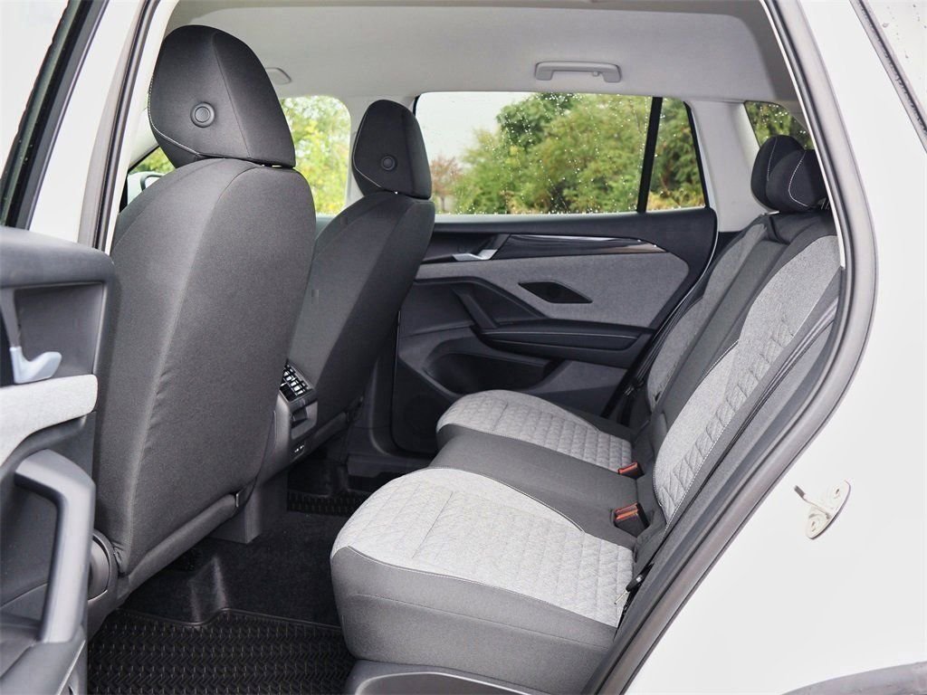2025 Volkswagen Tiguan S - Photo 14