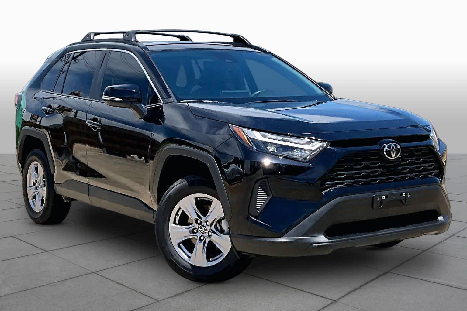 Used 2025 Midnight Black Metallic Toyota XLE image 3