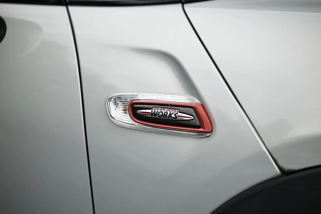 Used 2021 White Silver Metallic MINI Signature image 7