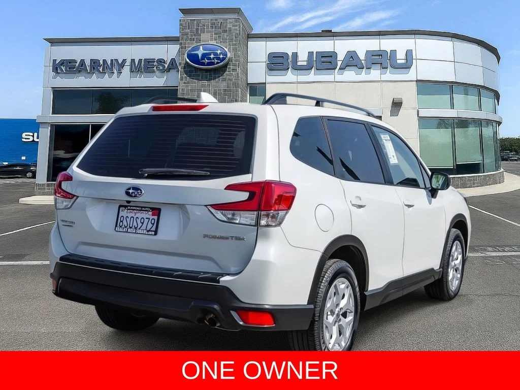 Used 2020 White Subaru Base image 6