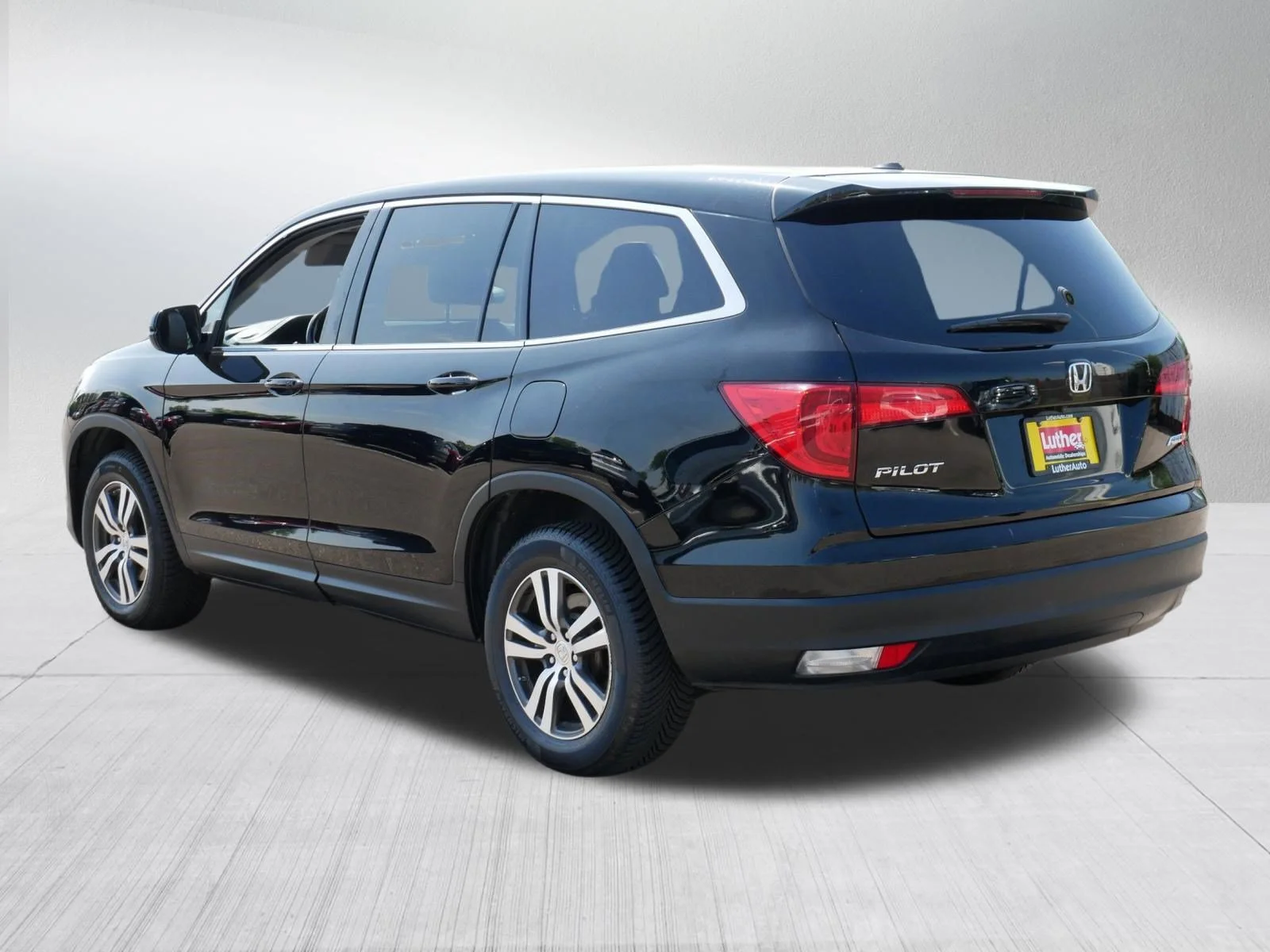 Certified Used 2017 Crystal Black Pearl Honda EX-L image 5