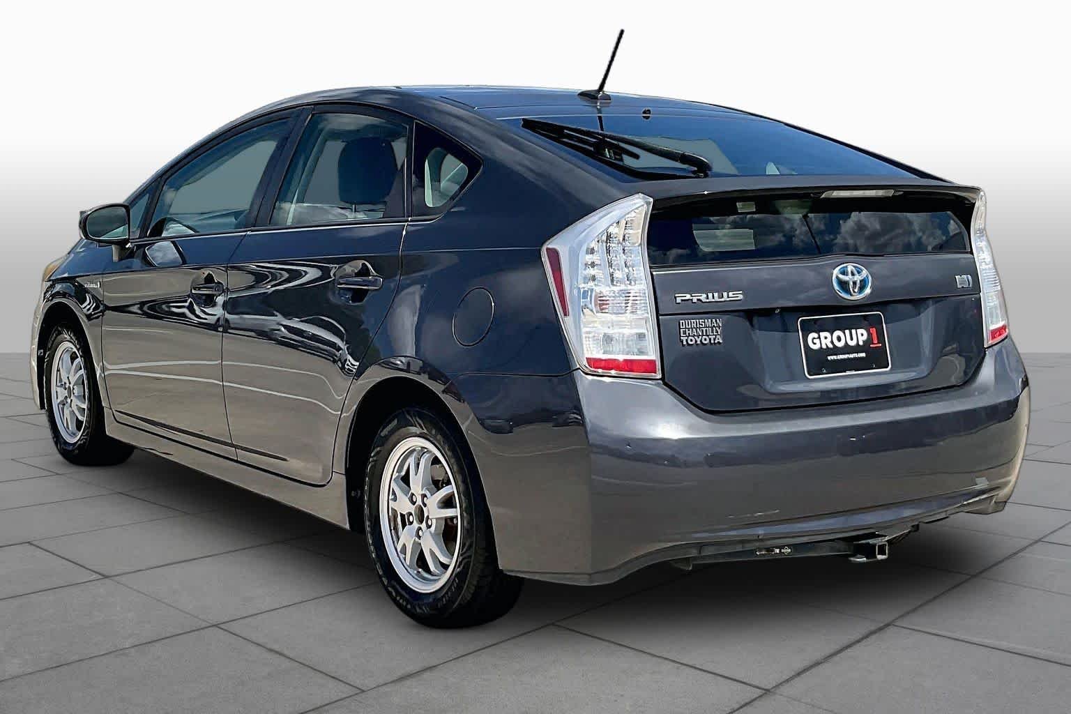 Used 2011 Winter Gray Metallic Toyota I image 11