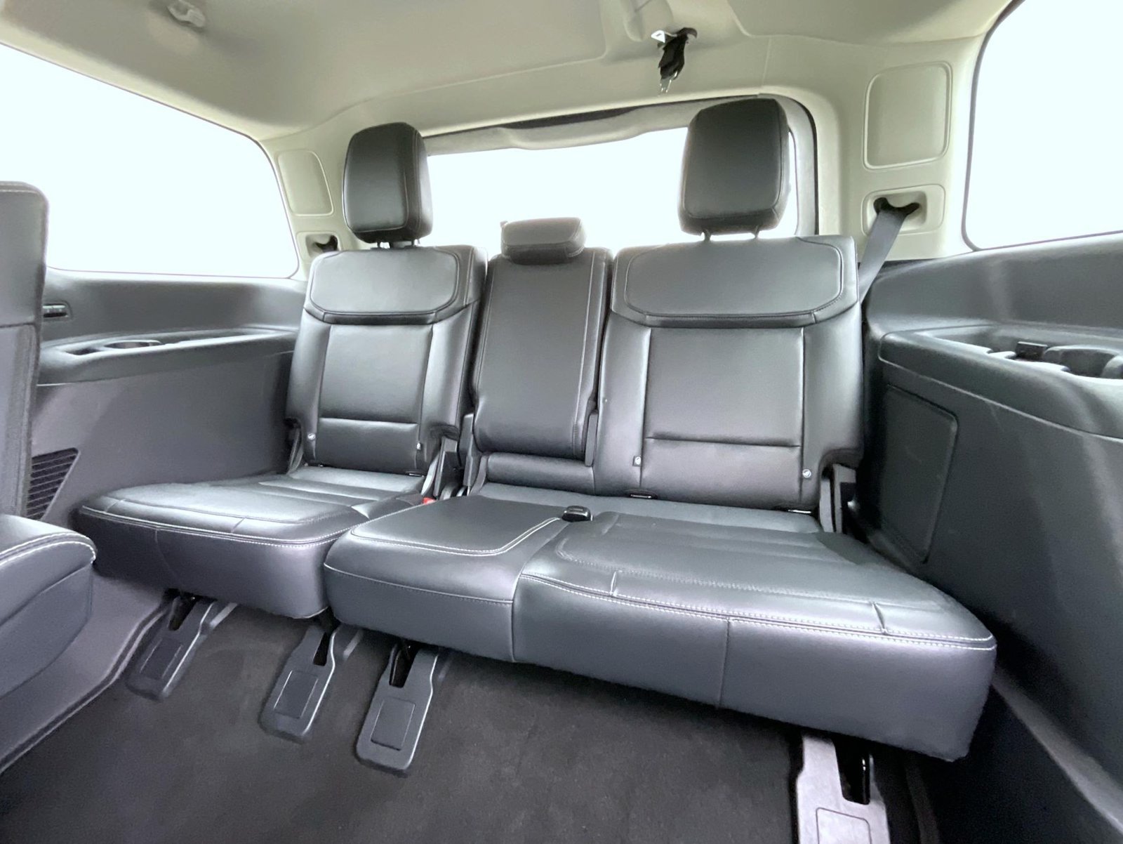 Used 2025 White Ford Platinum image 21