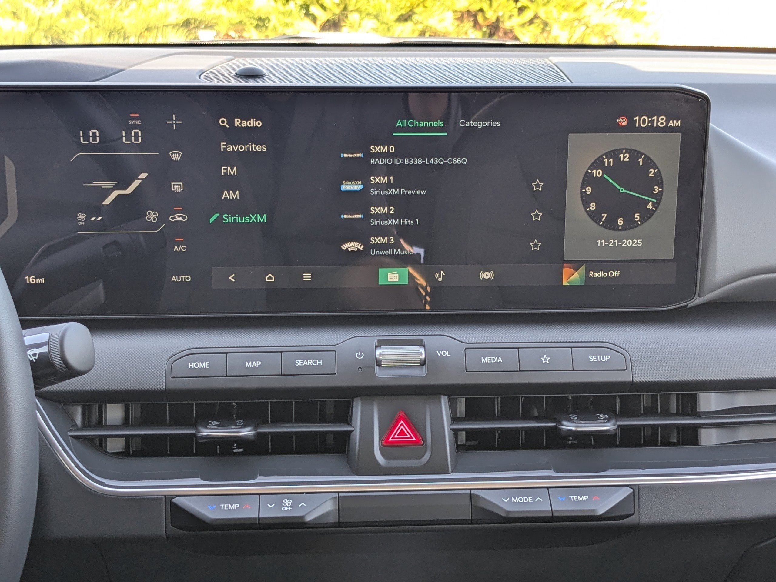New 2025 Snow White Pearl Kia EX image 20