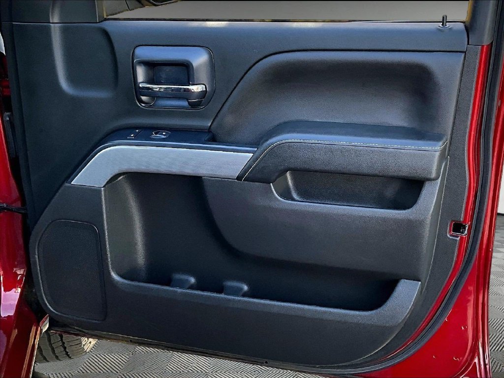 Used 2018 Red Chevrolet LT image 12
