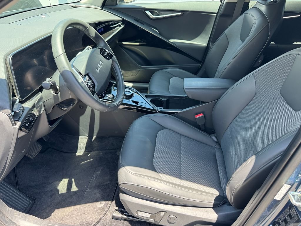 Used 2024 Blue Kia Wind image 20