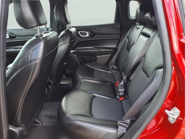 New 2026 Red Hot Pearlcoat Jeep Latitude image 13