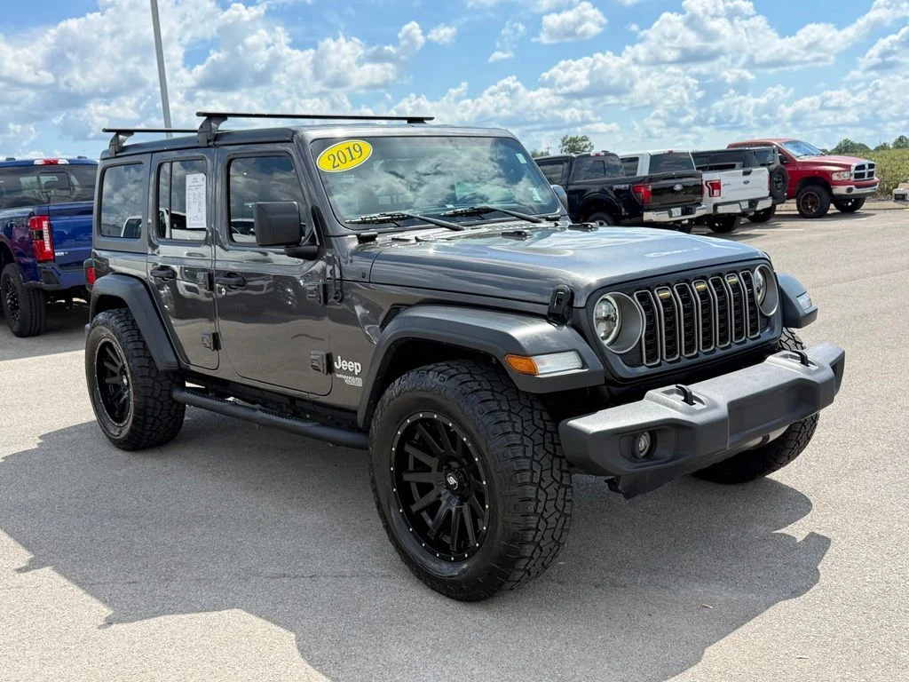 Used 2019 Gray Jeep Unlimited Sport S image 2