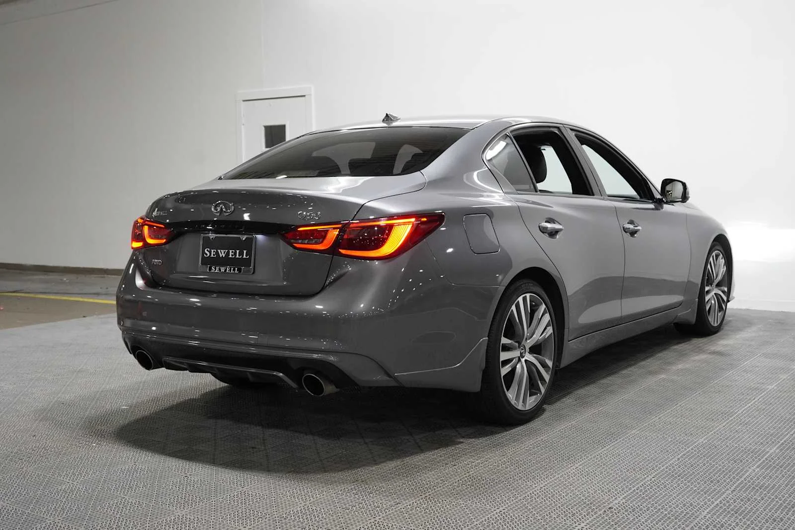 Used 2023 Graphite Shadow INFINITI SENSORY image 4