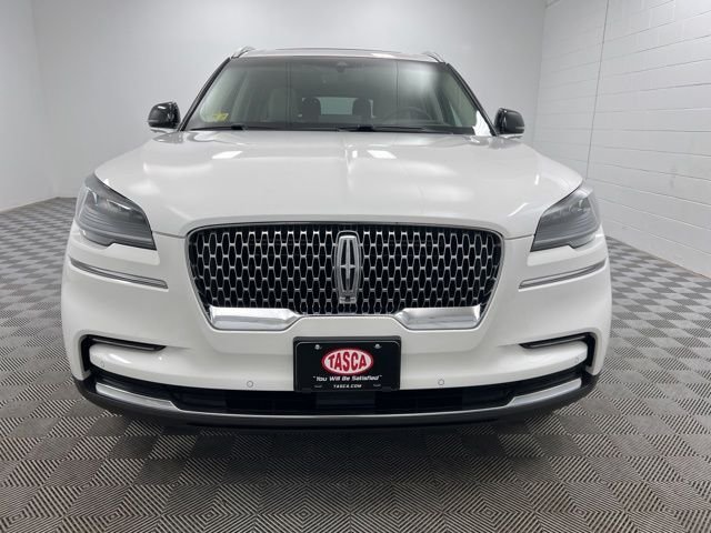 Used 2023 White Lincoln Reserve image 3