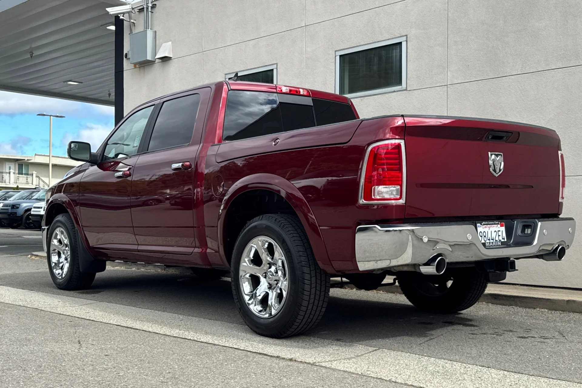 Used 2018 Delmonico Red Pearlcoat Ram Laramie image 6