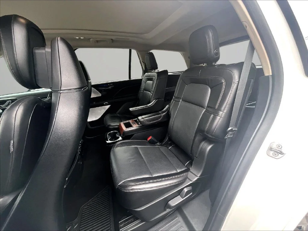 Used 2020 White Lincoln Grand Touring image 27