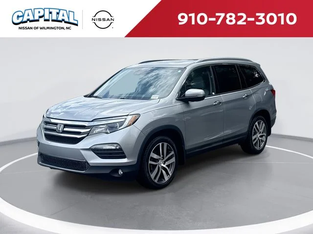 Used 2016  Honda Touring image 1