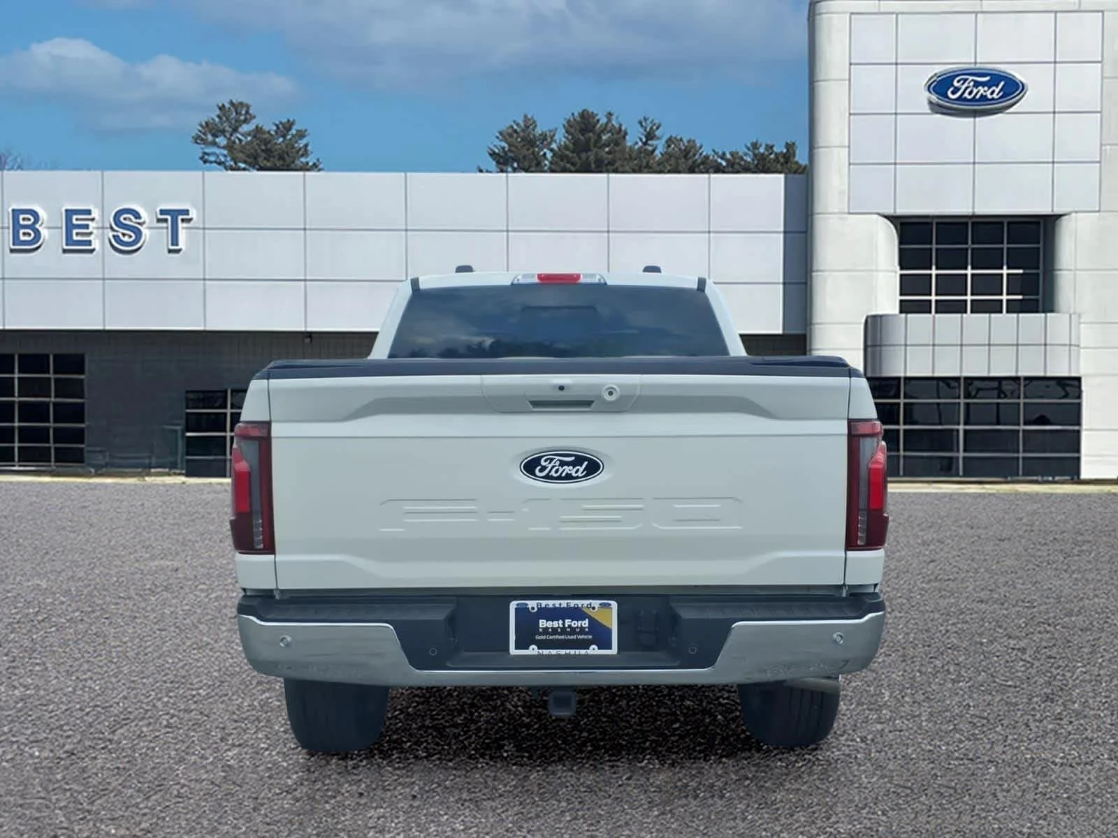 Used 2025 Star White Metallic Tri-Coat Ford LARIAT image 6
