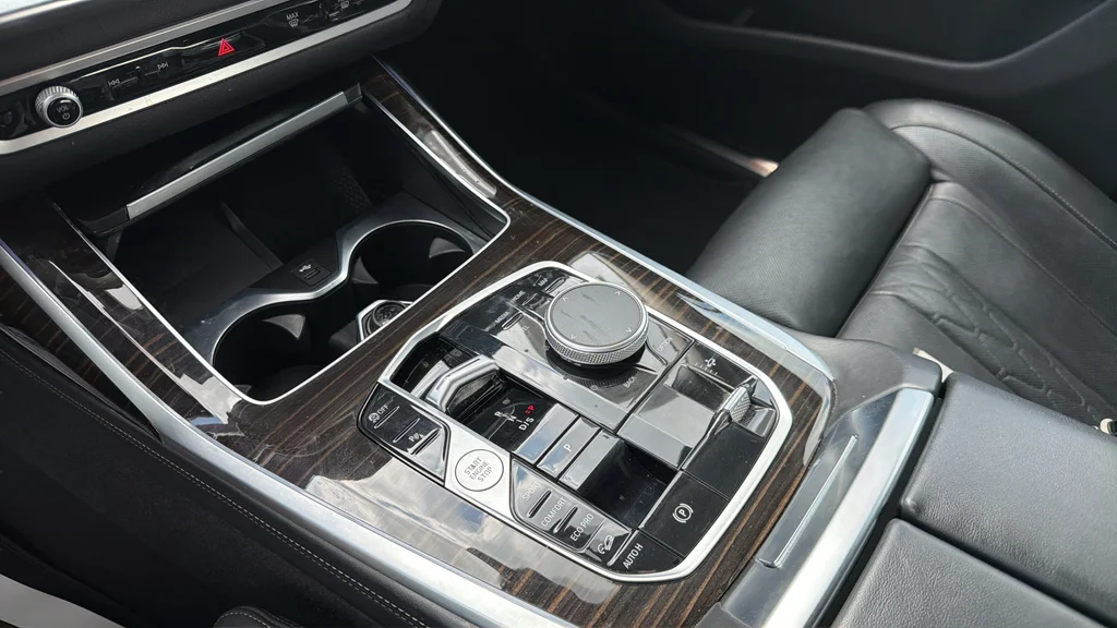 Used 2025 Black BMW xDrive40i image 24