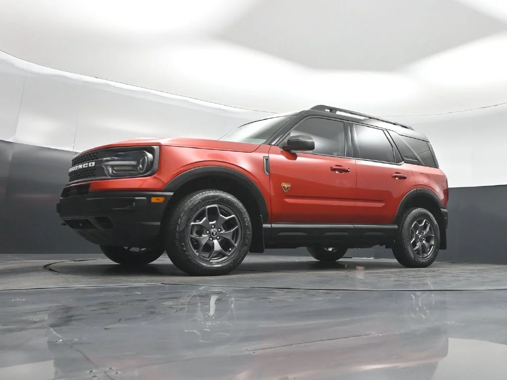 Used 2023 Red Ford Badlands image 39
