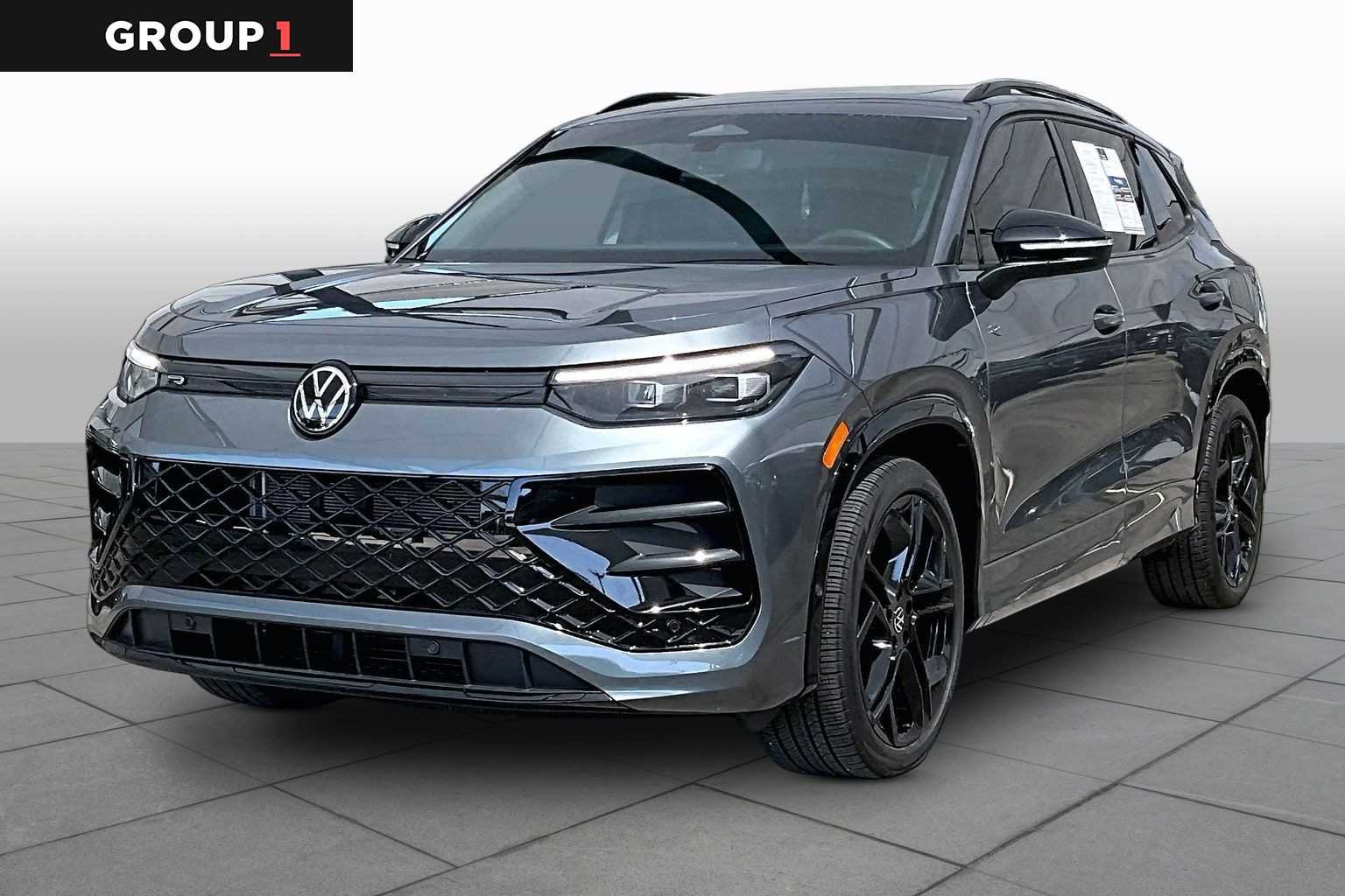 2025 Volkswagen Tiguan SE R-Line Black
