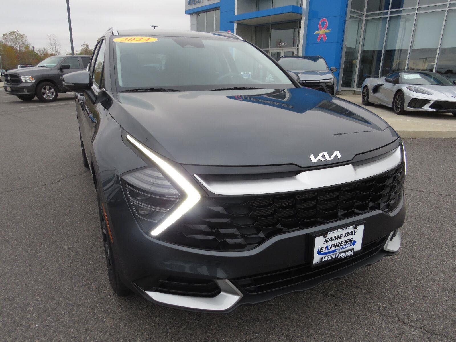 Used 2024 Gravity Gray Kia EX image 4