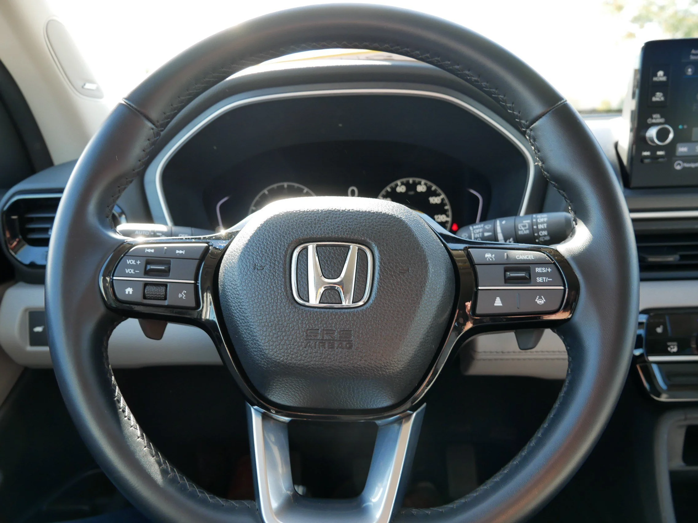 2025 Honda Pilot Touring - Photo 25
