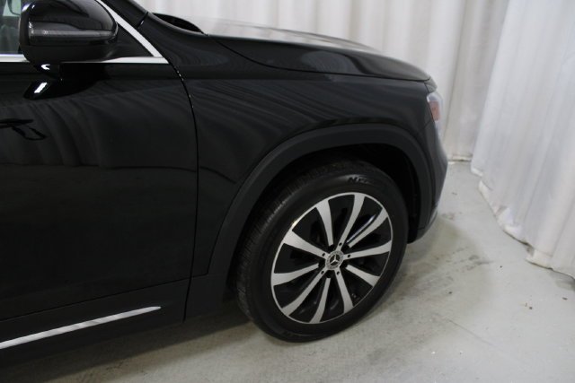 Used 2022 Black Mercedes-Benz GLB 250 image 39