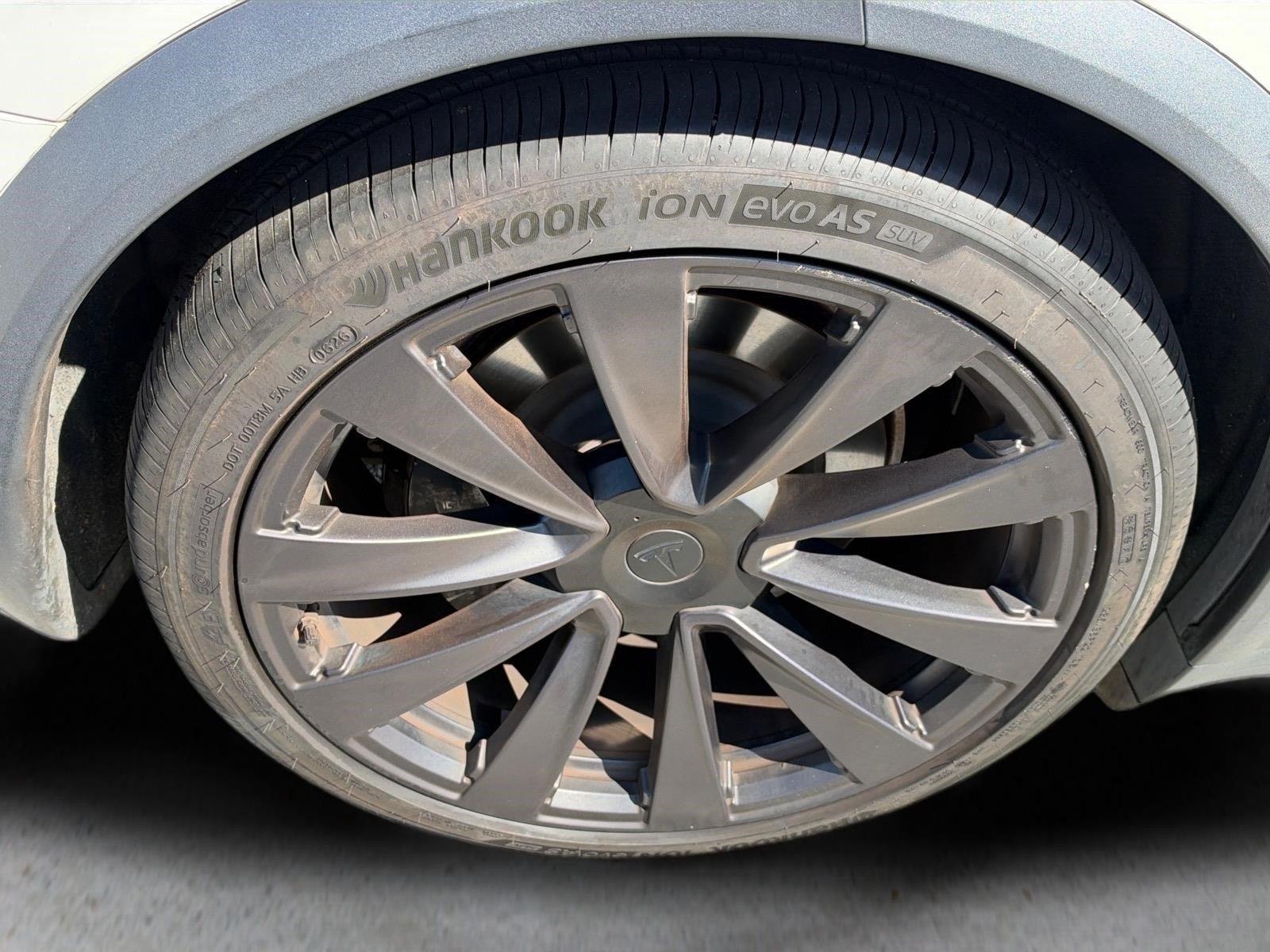 Used 2022 Pearl White Multi-Coat Tesla Plaid image 20