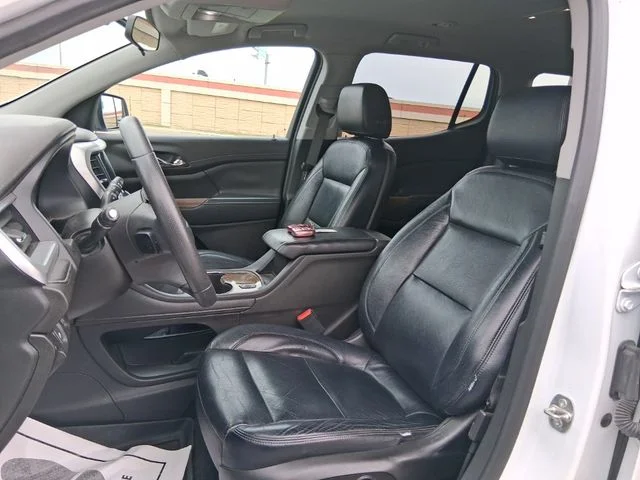 Used 2021 White GMC SLE image 15