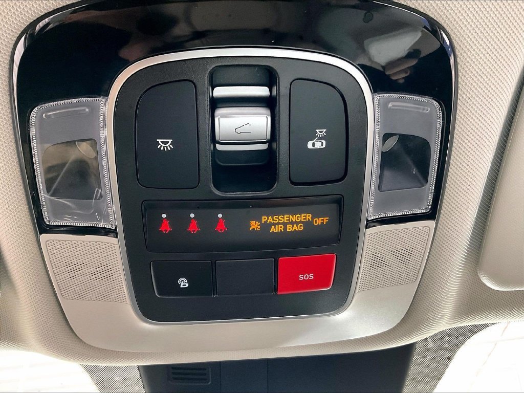 Used 2024 White Hyundai SEL image 27