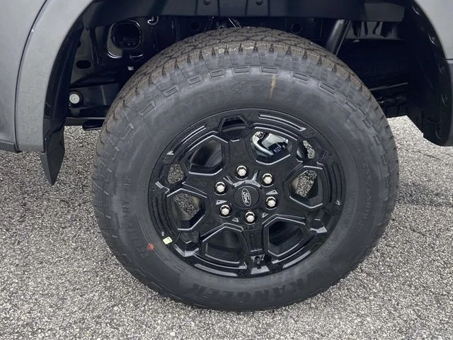 New 2026 Carbonized Gray Metallic Ford XLT image 7