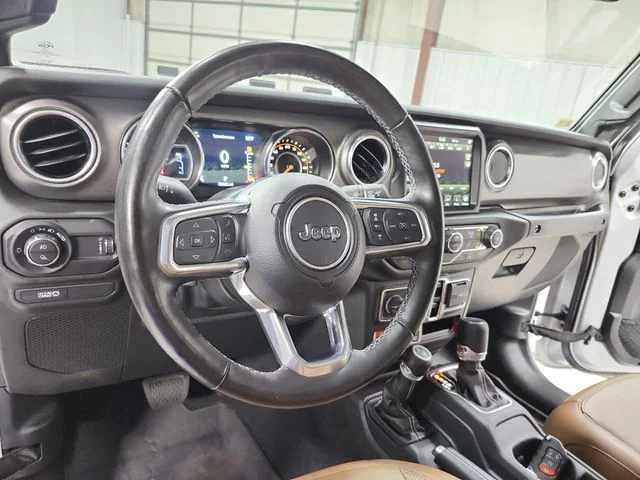 Used 2023 Silver Jeep Rubicon image 18