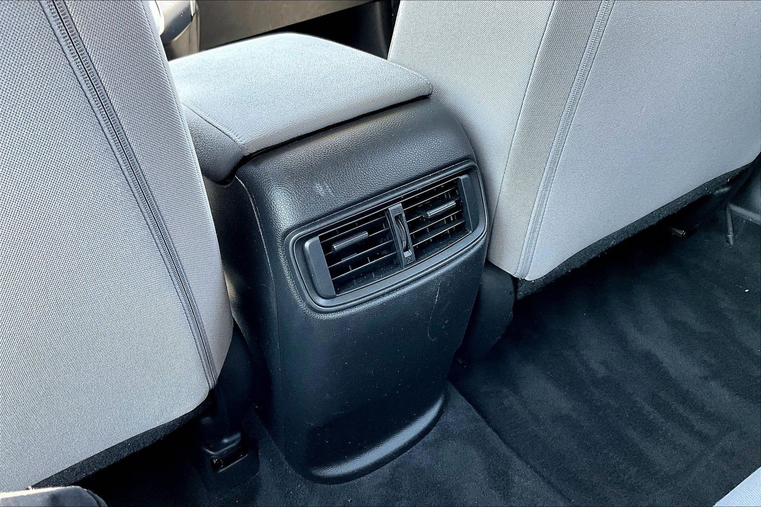 Used 2017 Silver Honda LX image 9
