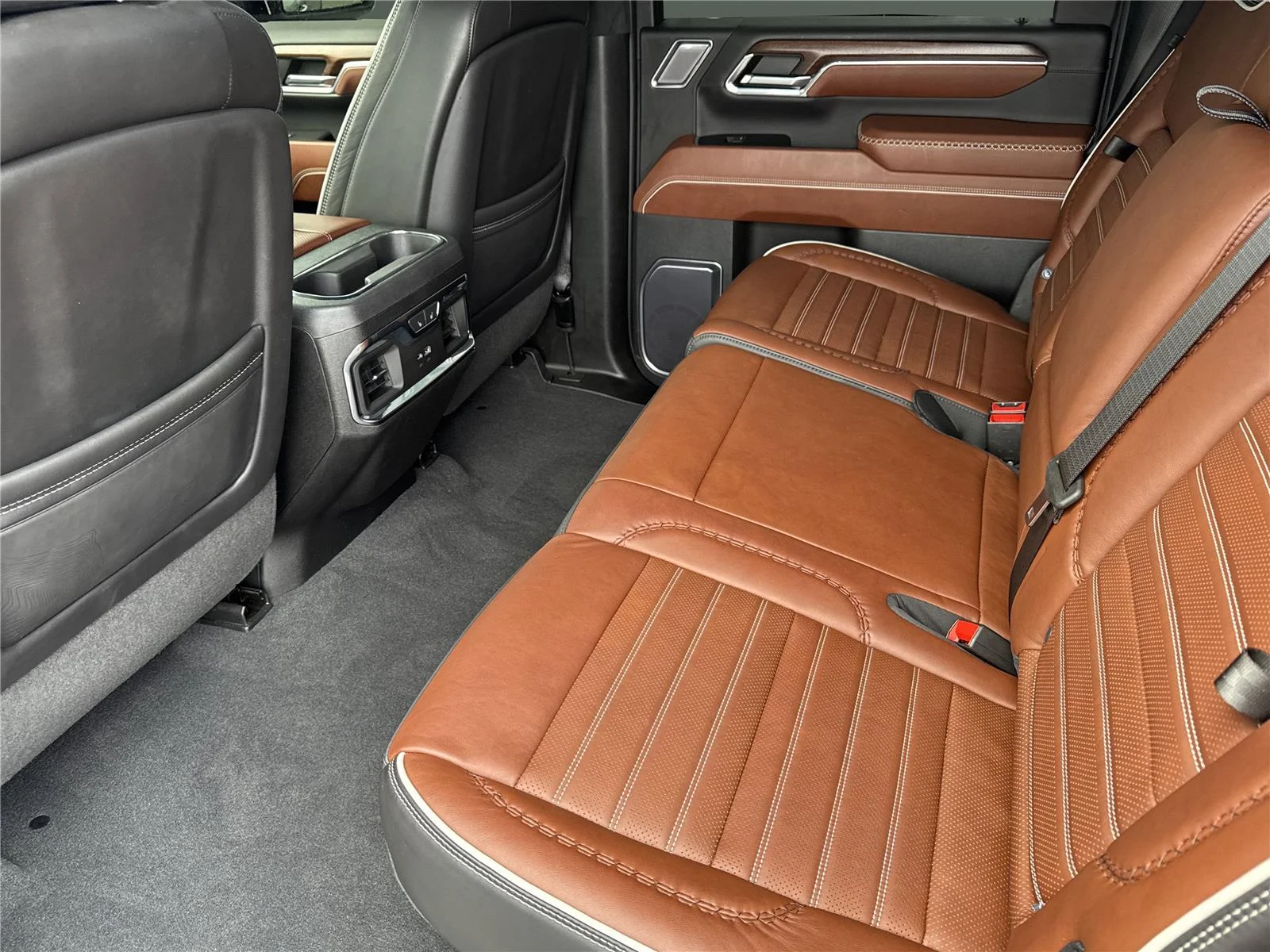 Used 2024 Sterling Metallic GMC Denali Ultimate image 18