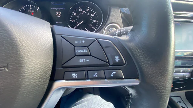 Used 2018 Silver Nissan SV image 20