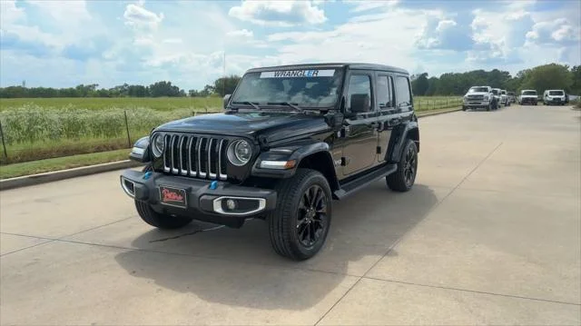 New 2023 Black Clear-Coat Exterior Paint Jeep Sahara 4xe image 5