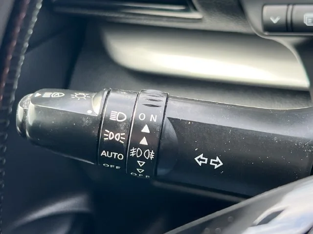 Used 2022  Mitsubishi LE image 22