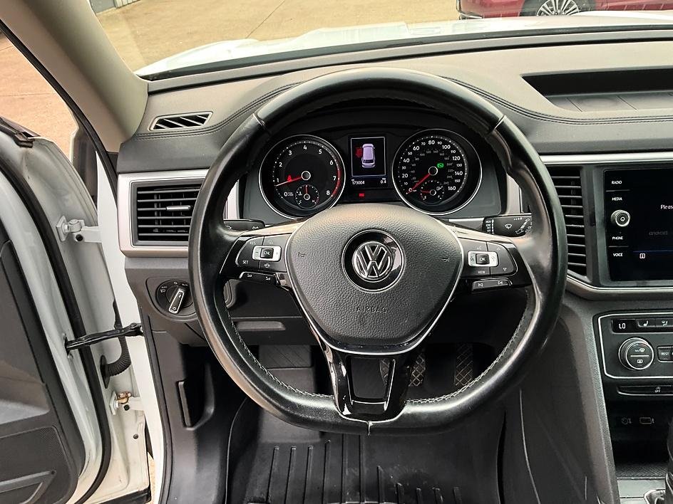 Used 2019 White Volkswagen 2.0T SE image 32